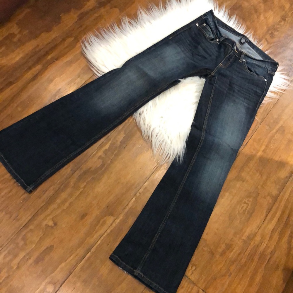 Curvy bootcut jeans
